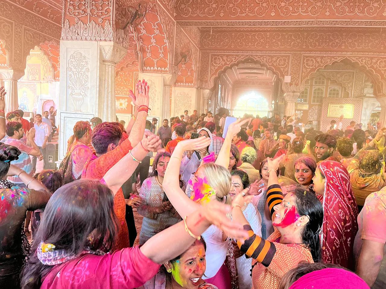 Enjoy dance and prayers with devotees